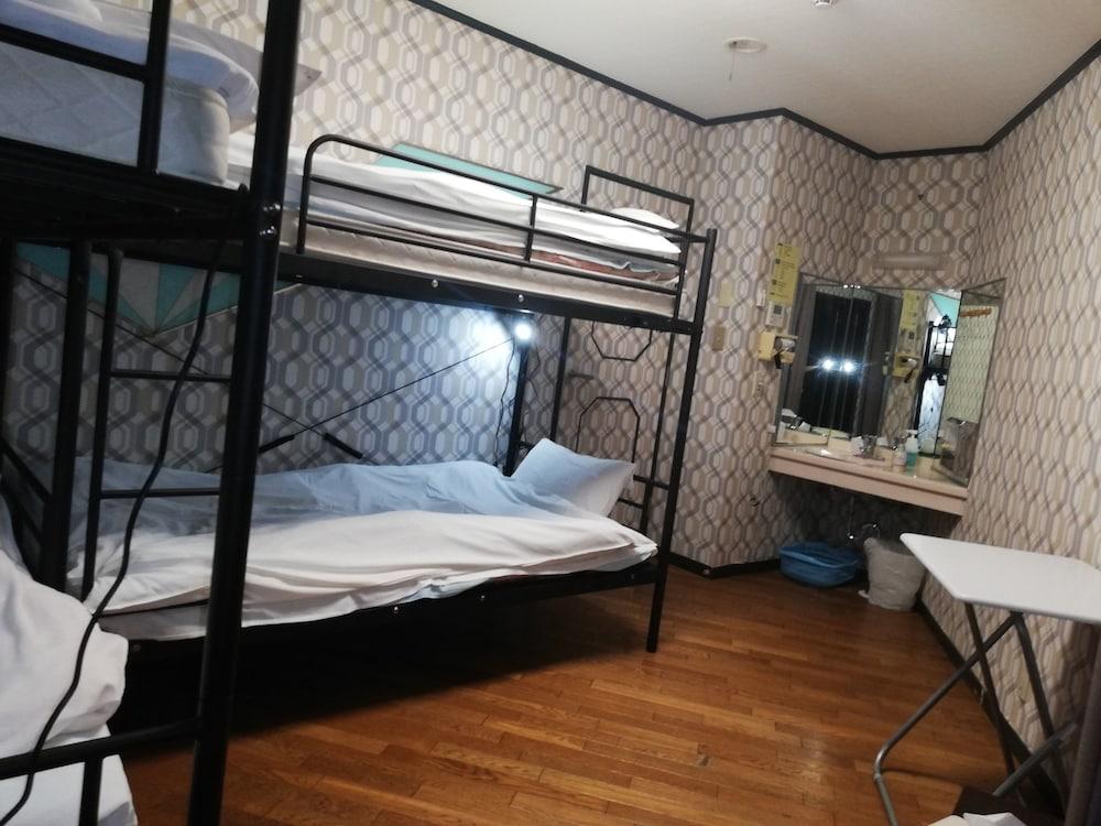 Family & Bakpak Tokyo Hostel Екстер'єр фото