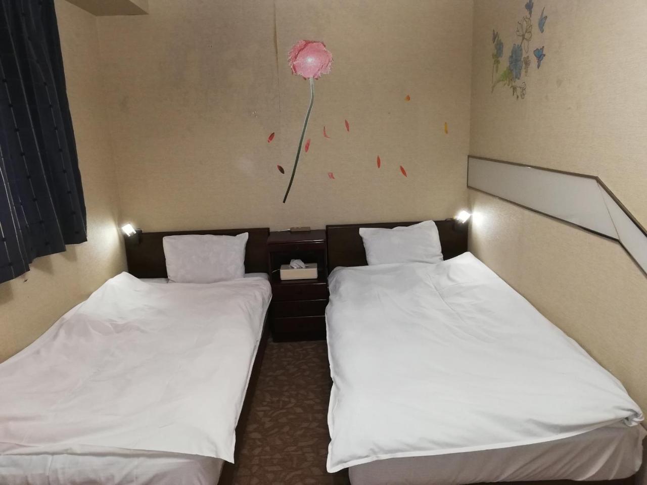 Family & Bakpak Tokyo Hostel Екстер'єр фото